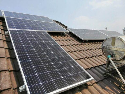 Nên chọn hãng pin năng lượng mặt trời nào?